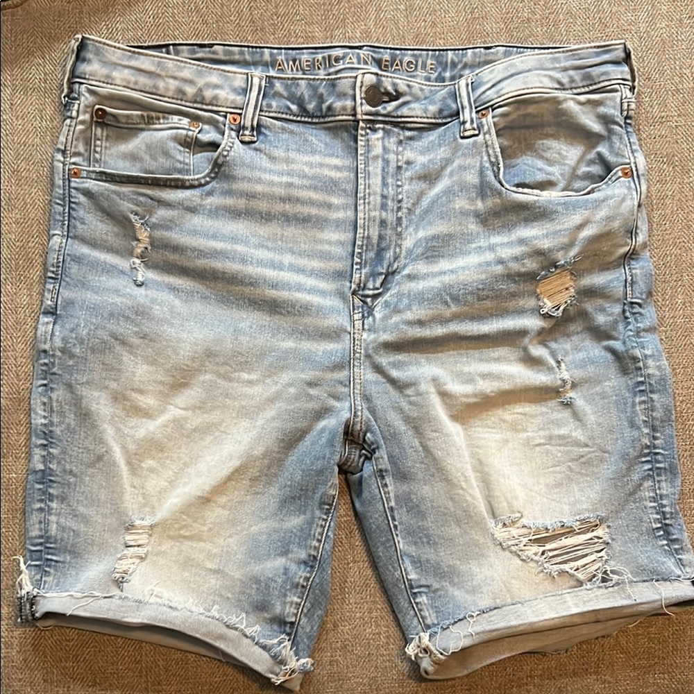 American Eagle Light Blue Distressed Denim Airflex Men's Shorts. LIKE NEW